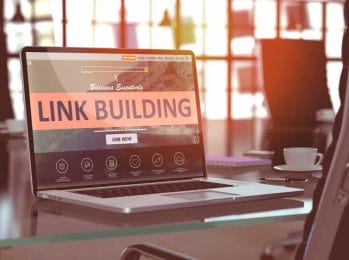 link building on laptop